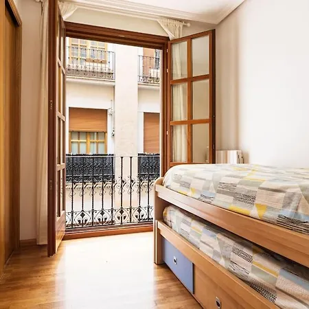 Appartamento Tres Dormitorios, 2 Banos Pza Espana Con Garage